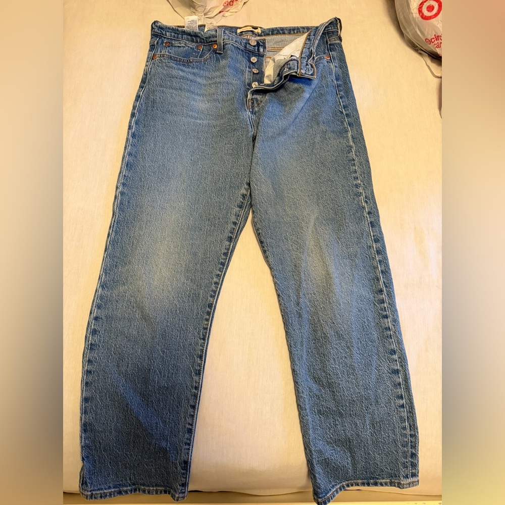 Levi’s Wedgie Straight Blue Denim Jeans Size 32